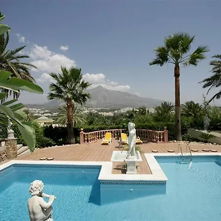 19567 - Unique Luxurious And Palacial Villa *