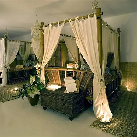 19567 - Unique Luxurious And Palacial Villa