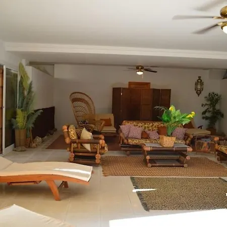 19567 - Unique Luxurious And Palacial